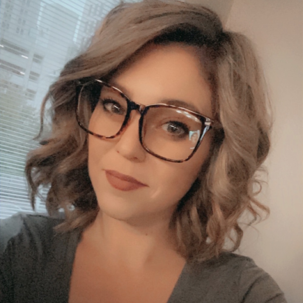 Meet your Posher, Jennifer